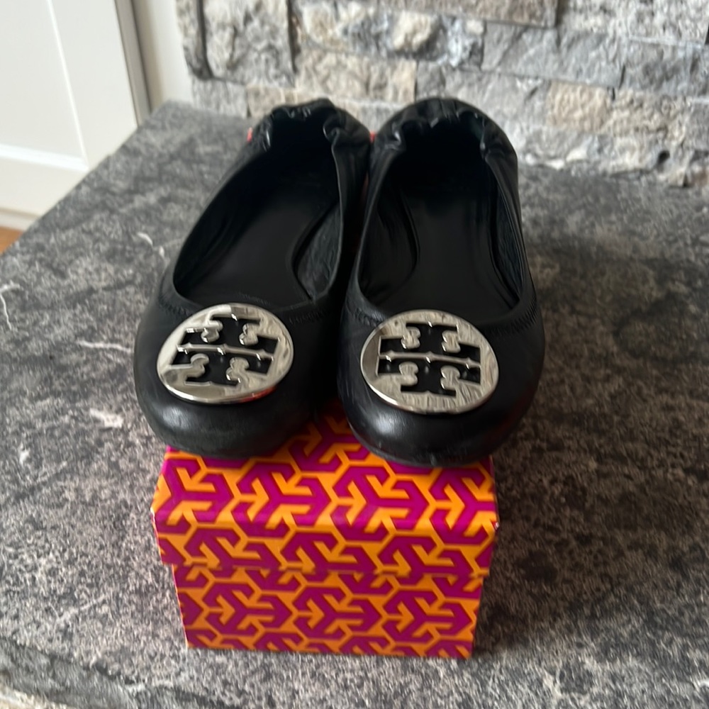 Tory Burch Reva Black Flats 8.5